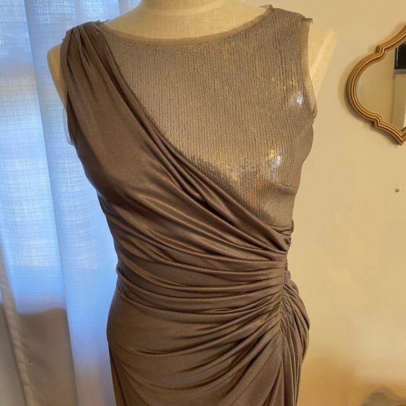 Silver glam evening gown - Picture 2 of 3